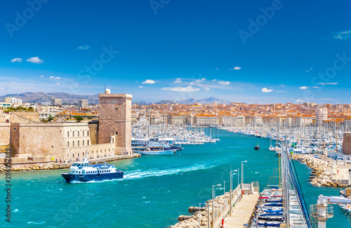 Fotomural Saint Jean Castle and Cathedral de la Major and the Vieux port in Marseille, Fra