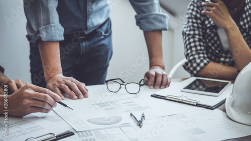 Cuadros en Lienzo Construction and structure concept of Engineer or architect meeting for project