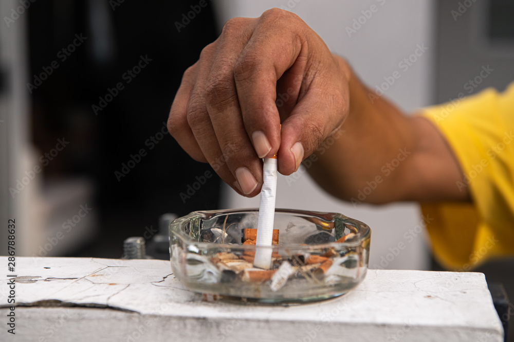 is it illegal to smoke cigarettes under 18 Selling cigarettes to a person under the age of 18 is ILLEGAL! Traders are  warned to not sell to anyone that is underage. This includes younger  members of families who are told