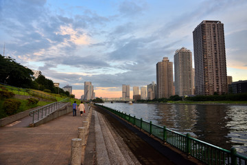 Canvas Print - 隅田川から眺める夕暮れの豊洲ビル群