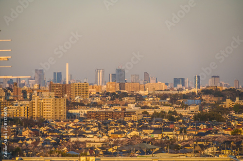 夕焼けに包まれる調布市の街並み Stock Photo Adobe Stock 夕焼けに包まれる調布市の街並み Stock Photo Adobe Stock