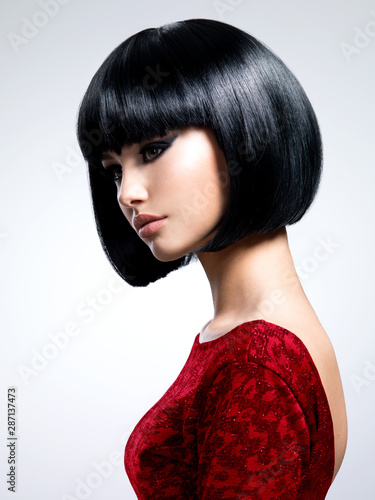 Fotomural Beautiful young woman with bob hairstyle.