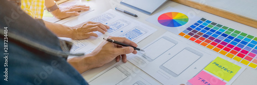 Fotomural Creative Web Designer planning application and developing template layout, framework for mobile phone