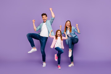 Canvas Print - Full length photo of rejoicing dad mom and little foxy lady cool win wear casual clothes isolated purple background