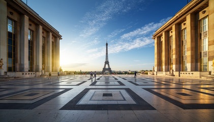 Poster - Early morning view of Eiffel Tower, Paris, France
