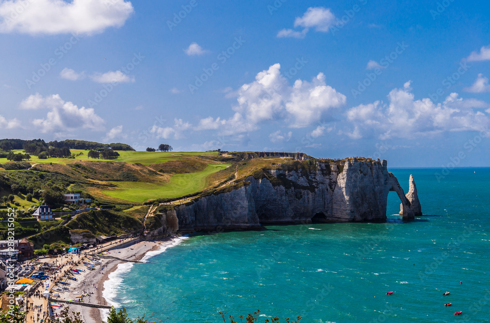 The cliffs at Étretat, Normandy, France - obrazy, fototapety, plakaty 