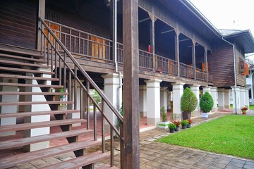 Canvas Print - staircase in modern building