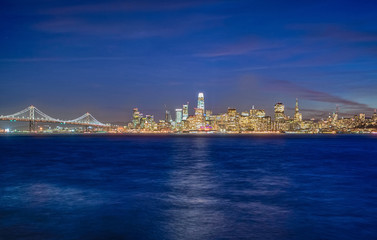 Wall Mural - Beautiful view of downtown San Francisco in USA at dusk