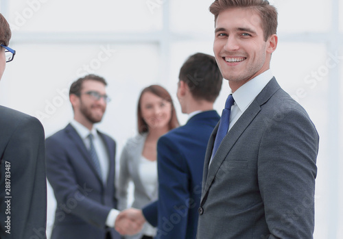 Fotomural businessman meets business partners