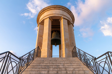 Wall Mural - Malta. Bell War Memorial, Lower Barrakka Gardens