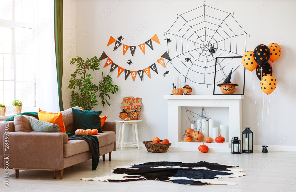 interior of house decorated for Halloween pumpkins, webs and spiders. - obrazy, fototapety, plakaty 