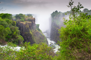  Victoria falls, (Lozi: Mosi-oa-Tunya, 
