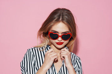 Poster - young woman with sunglasses