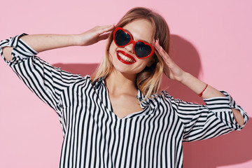 Poster - young woman with sunglasses