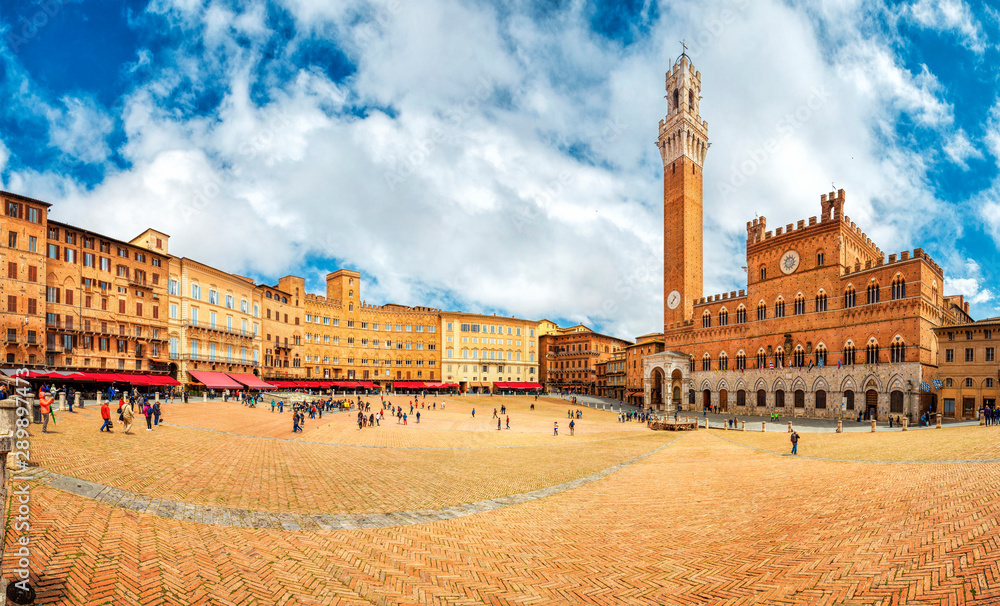 Panorama of Piazza del Campo (Campo square), Palazzo Pubblico and Torre del Mangia (Mangia tower) in Siena, Tuscany, Italy. - obrazy, fototapety, plakaty 