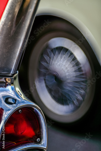 Cuadros en Lienzo Close-up view part of a vintage old car with bubble bokeh effect.