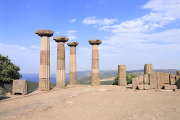 Canvas Print - Ancient columns of Athena Temple, Assos, Canakkale, Turkey