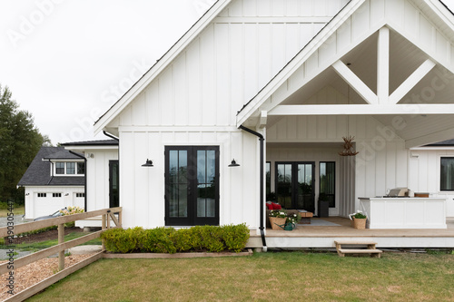 Cuadros en Lienzo North American upscale suburban home