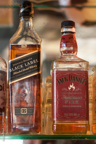 Johnnie Walker Black Label Vs Jack Daniels