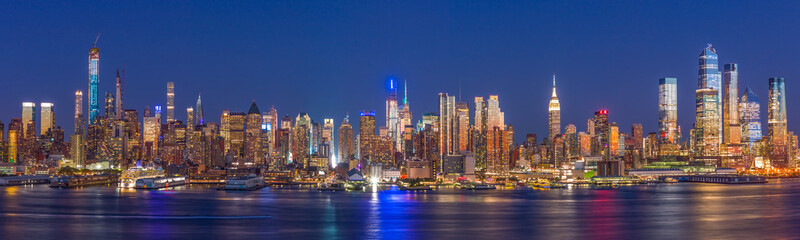 Fototapete - New York City Manhattan buildings skyline evening 2019 September
