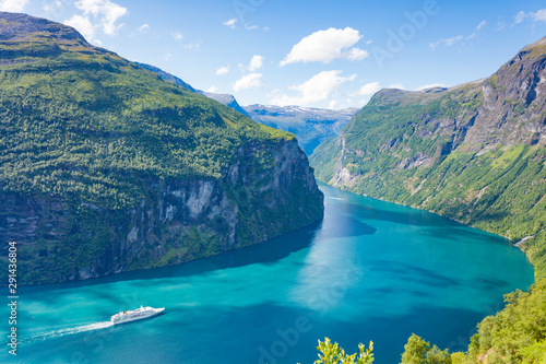 Fotomural Fjord Geirangerfjord with cruise ship, Norway.
