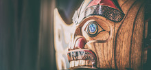 Alaska Totem Pole Carving Art Sculture Store In Tourist Travel Alaska Cruise Panoramic Banner Background. Ketchikan, Juneau, Skagway Stores And Shops Selling Native Paintings.