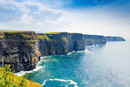 Cuadros en Lienzo Spectacular Cliffs of Moher are sea cliffs located at the southwestern edge of the Burren region in County Clare, Ireland