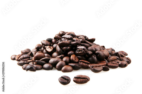 Cuadros en Lienzo Fresh Roasted Coffee Beans Isolated On White Background
