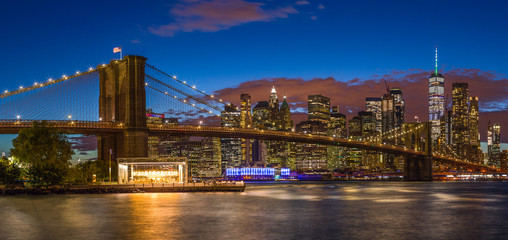 Canvas Print - New York City Brooklyn Bridge skyline evening sunset