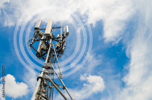 Fotomural Communication telecom tower,base of 5G Network,on blue sky background