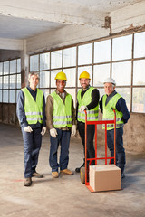 Wall Mural - Logistik Arbeiter Team in der Lagerhalle