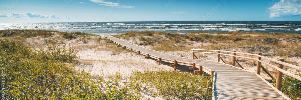 Wooden path to the Baltic Sea, the beauty of northern nature - obrazy, fototapety, plakaty 