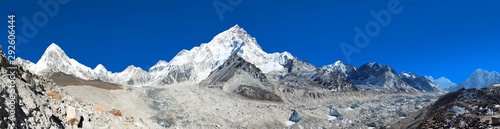 Fotografía himalayan mountain range near Mount Everest