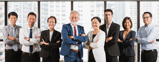 Portrait gourp of Asian business people for teamwork and success concept