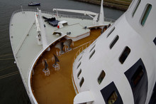Blick Von Der Brücke Auf Den Bug Von Cunard Luxus Kreuzfahrtschiff Ozeanliner Queen Mary 2 QM2 Im Hafen