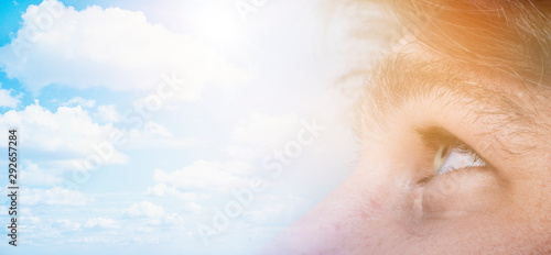 Cuadros en Lienzo beautiful heavenly sky and eyes looking up