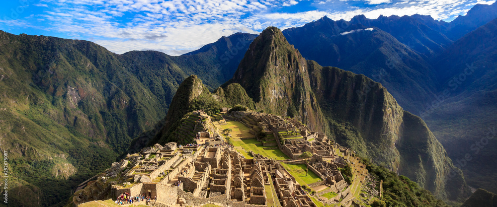 Morning View of Machu Picchu (UNESCO World Heritage) - obrazy, fototapety, plakaty 