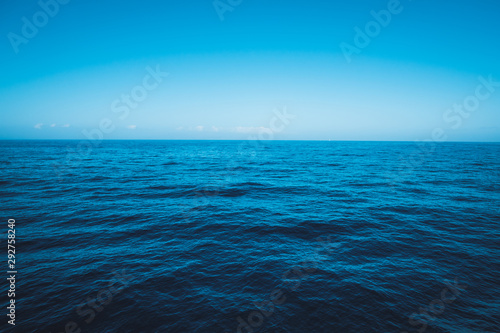 Cuadros en Lienzo seascape, ocean horizon and blue sky