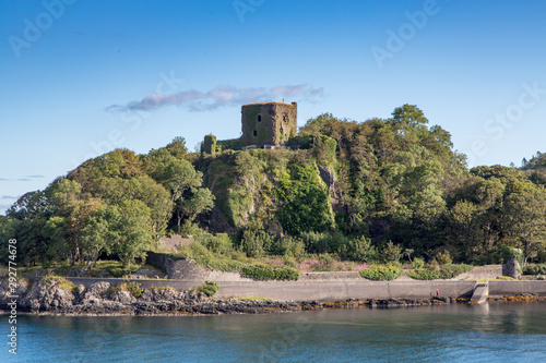 Cuadros en Lienzo The Ruins of Dunollie Castle, Oban, Scotland