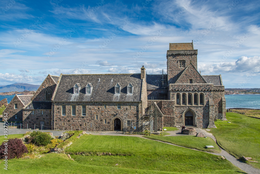 Iona Abbey of The isle of Iona, Scotland - obrazy, fototapety, plakaty 