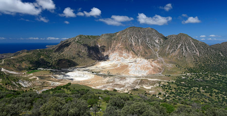 Wall Mural - Vulkankrater / Stefanos-Krater auf Nisyros, Dodekanes, Griechenland - volcanic crater on the greek island Nisyros