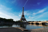 Fototapeta Miasta - eiffel tour over Seine river