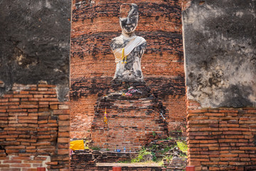 Old statue at Ayutthaya Historical Park, Phra Nakhon Si Ayutthaya, Ayutthaya, THAILAND.