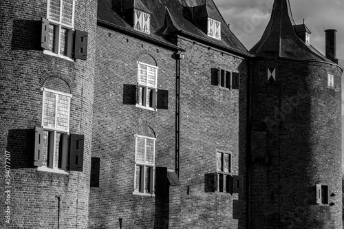 Cuadros en Lienzo Facade of a Brick European Medieval - 12th Century - Castle in Black and White
