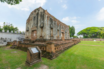 Wall Mural - Phra Chao Hao hall in Phra Narai Ratchaniwet or King Narai’s Palace. Lopburi, Thailand 