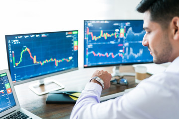 Wall Mural - Trader waiting for stock market to open