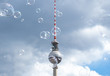 Berliner Fernsehturm mit Seifenblasen