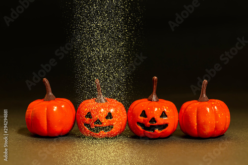 黒バックと笑う小さなカボチャとゴールドの砂 Buy This Stock Photo And Explore Similar Images At Adobe Stock Adobe Stock 黒バックと笑う小さなカボチャとゴールドの砂 Buy This Stock Photo And Explore Similar Images At Adobe Stock Adobe Stock