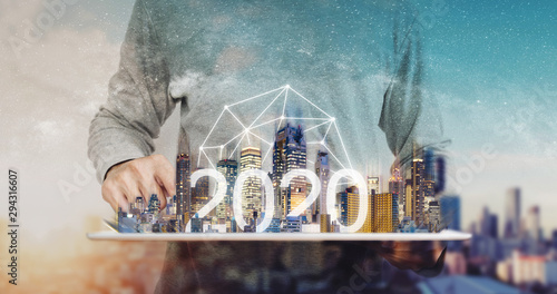 Fotografía 2020 augmented reality technology, new technology and new trend business investm