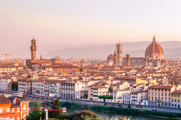 Wall Mural - Bellissima veduta di Firenze, Toscana, Italia famosa in tutto il mondo da Piazzale Michelangelo con i monumenti della città cattedrale campanile di Giotto e Cupola